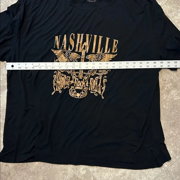 SHEIN Black and Gold Nashville Tee - Picture 3 of 4